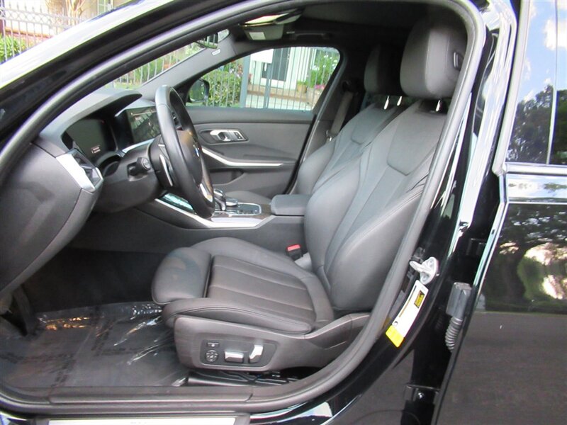 2021 BMW 330i   - Photo 16 - Sherman Oaks, CA 91423