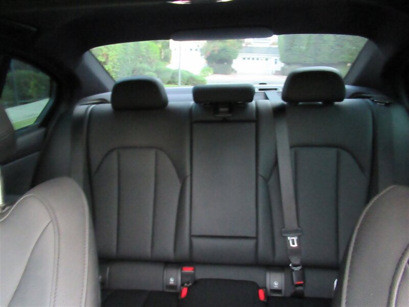 2021 BMW 330i   - Photo 21 - Sherman Oaks, CA 91423