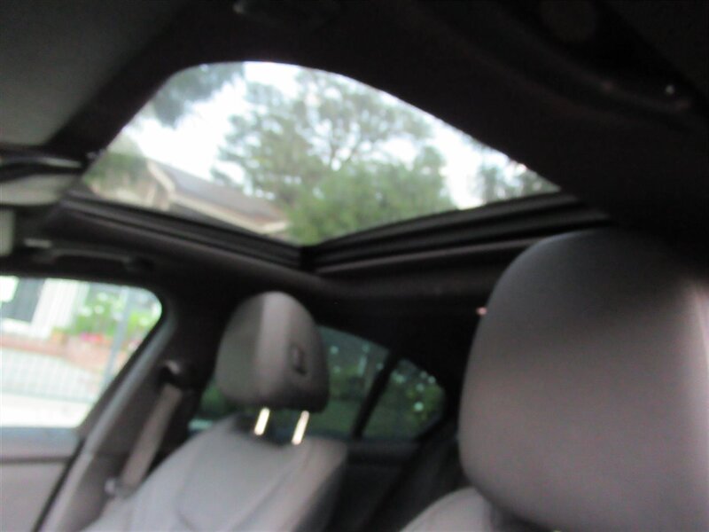2021 BMW 330i   - Photo 20 - Sherman Oaks, CA 91423