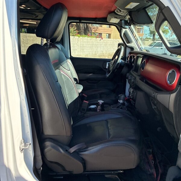 2019 Jeep Wrangler Unlimited Rubicon   - Photo 16 - Sherman Oaks, CA 91423
