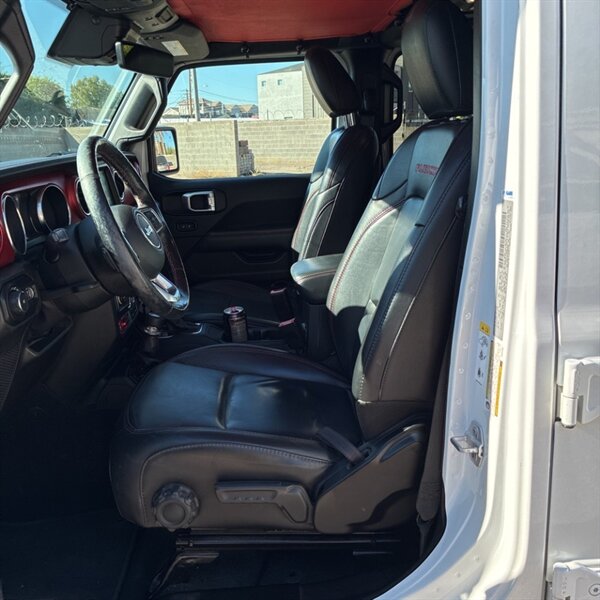 2019 Jeep Wrangler Unlimited Rubicon   - Photo 15 - Sherman Oaks, CA 91423