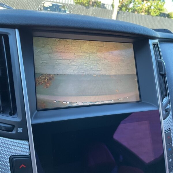 2018 INFINITI Q60 Red Sport 400   - Photo 21 - Sherman Oaks, CA 91423