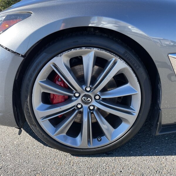 2018 INFINITI Q60 Red Sport 400   - Photo 14 - Sherman Oaks, CA 91423