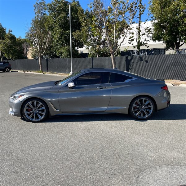 2018 INFINITI Q60 Red Sport 400   - Photo 11 - Sherman Oaks, CA 91423