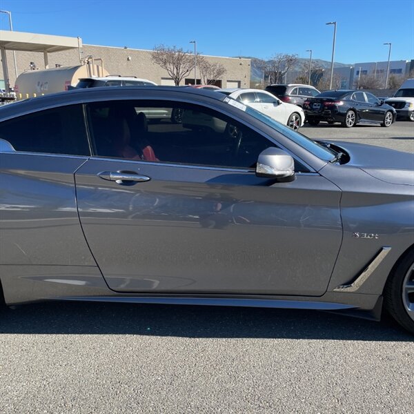 2018 INFINITI Q60 Red Sport 400   - Photo 12 - Sherman Oaks, CA 91423