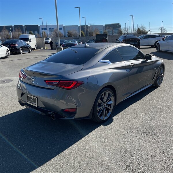 2018 INFINITI Q60 Red Sport 400   - Photo 5 - Sherman Oaks, CA 91423
