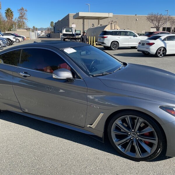 2018 INFINITI Q60 Red Sport 400   - Photo 10 - Sherman Oaks, CA 91423