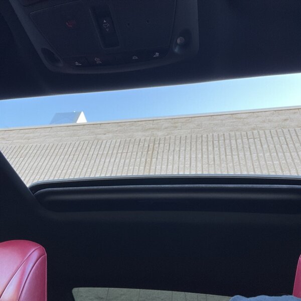 2018 INFINITI Q60 Red Sport 400   - Photo 22 - Sherman Oaks, CA 91423