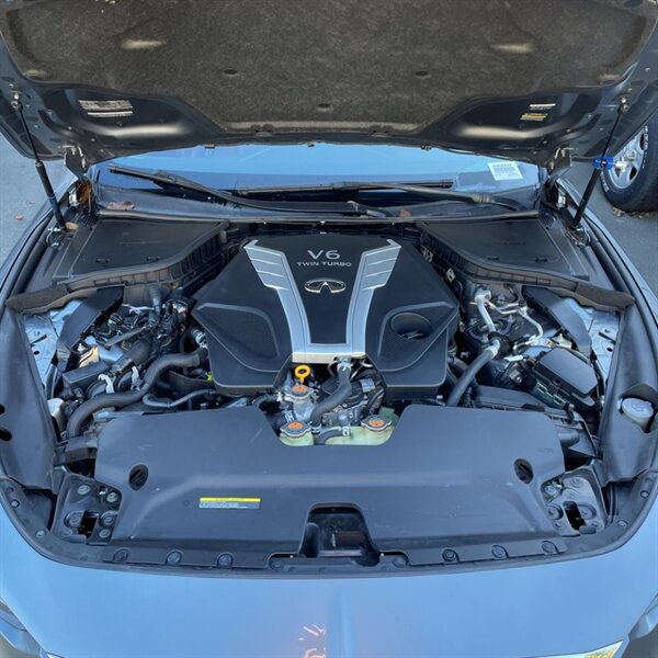 2018 INFINITI Q60 Red Sport 400   - Photo 13 - Sherman Oaks, CA 91423