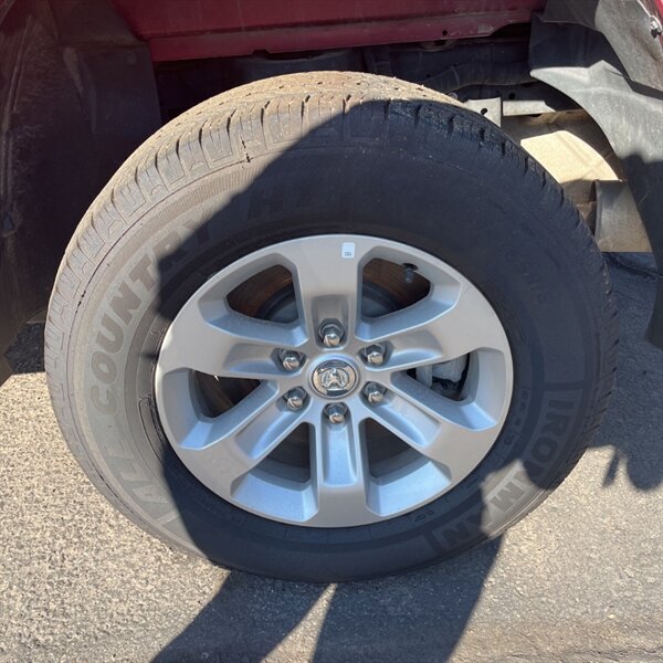 2023 RAM 1500 Laramie   - Photo 12 - Sherman Oaks, CA 91423