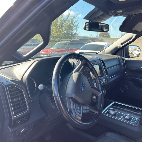 2018 Ford Expedition MAX Limited   - Photo 12 - Sherman Oaks, CA 91423