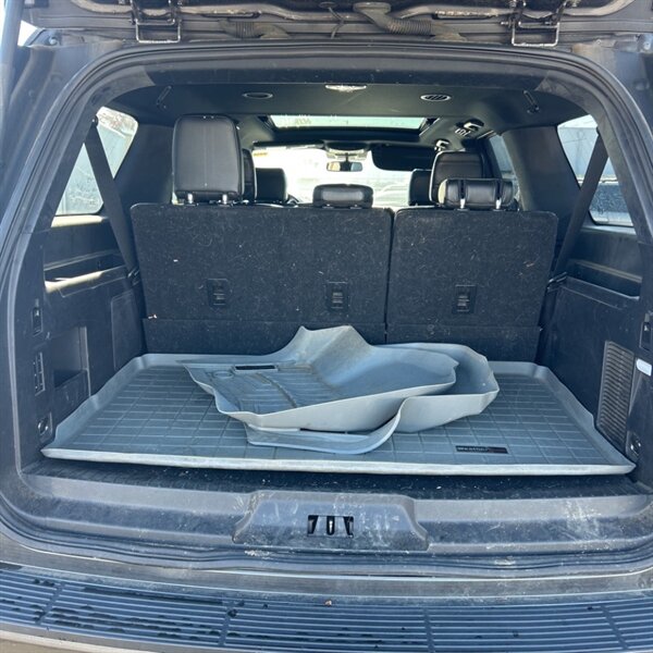 2018 Ford Expedition MAX Limited   - Photo 11 - Sherman Oaks, CA 91423