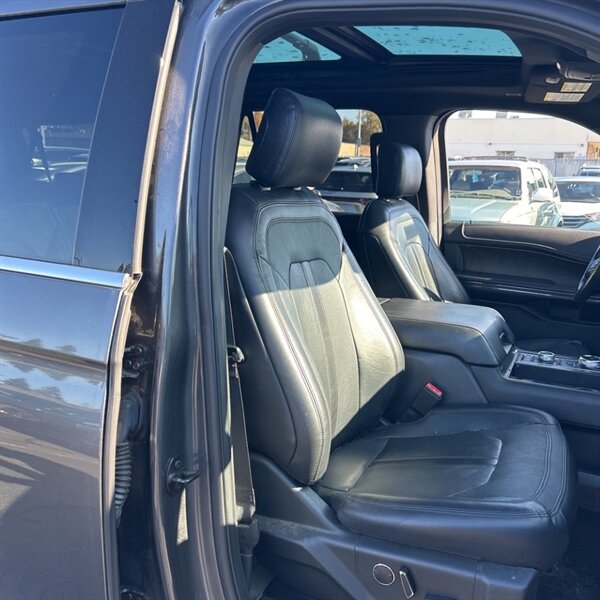 2018 Ford Expedition MAX Limited   - Photo 14 - Sherman Oaks, CA 91423