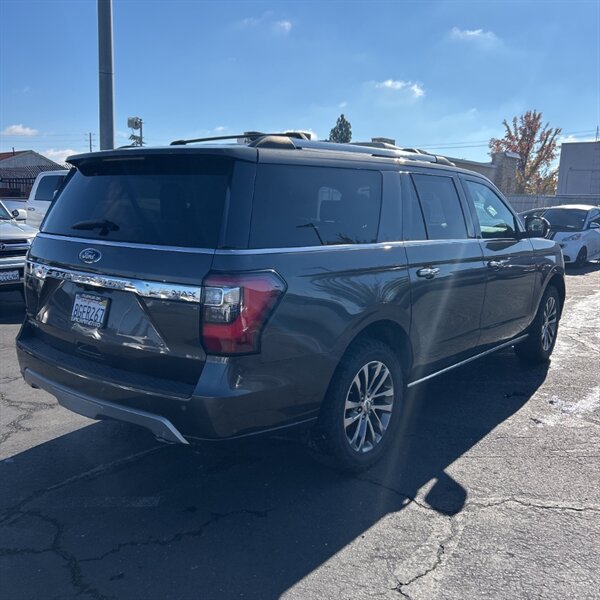 2018 Ford Expedition MAX Limited   - Photo 4 - Sherman Oaks, CA 91423