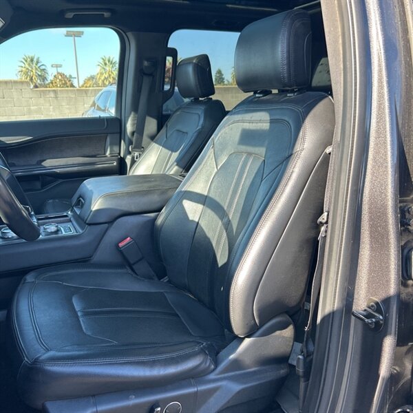 2018 Ford Expedition MAX Limited   - Photo 13 - Sherman Oaks, CA 91423