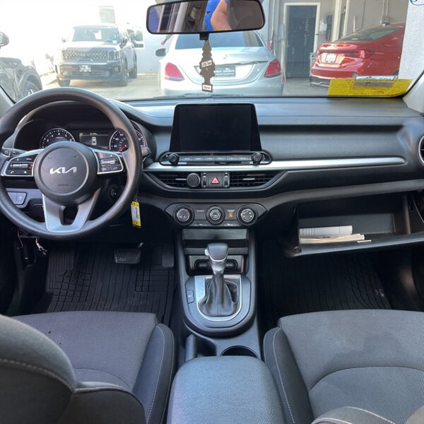 2022 Kia Forte FE   - Photo 15 - Sherman Oaks, CA 91423