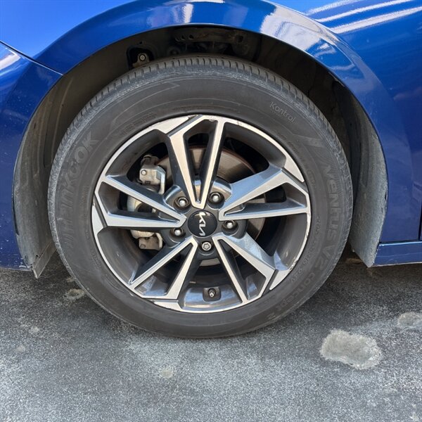 2022 Kia Forte FE   - Photo 9 - Sherman Oaks, CA 91423