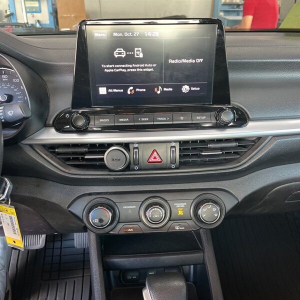 2022 Kia Forte FE   - Photo 17 - Sherman Oaks, CA 91423