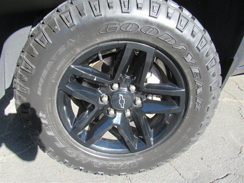 2020 Chevrolet Silverado 1500 LT Trail Boss   - Photo 11 - Sherman Oaks, CA 91423