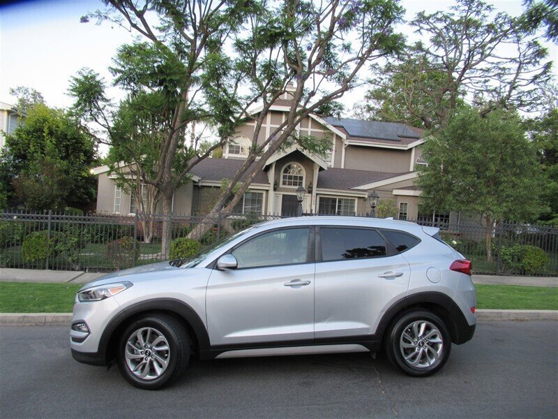 2018 Hyundai TUCSON SEL   - Photo 2 - Sherman Oaks, CA 91423