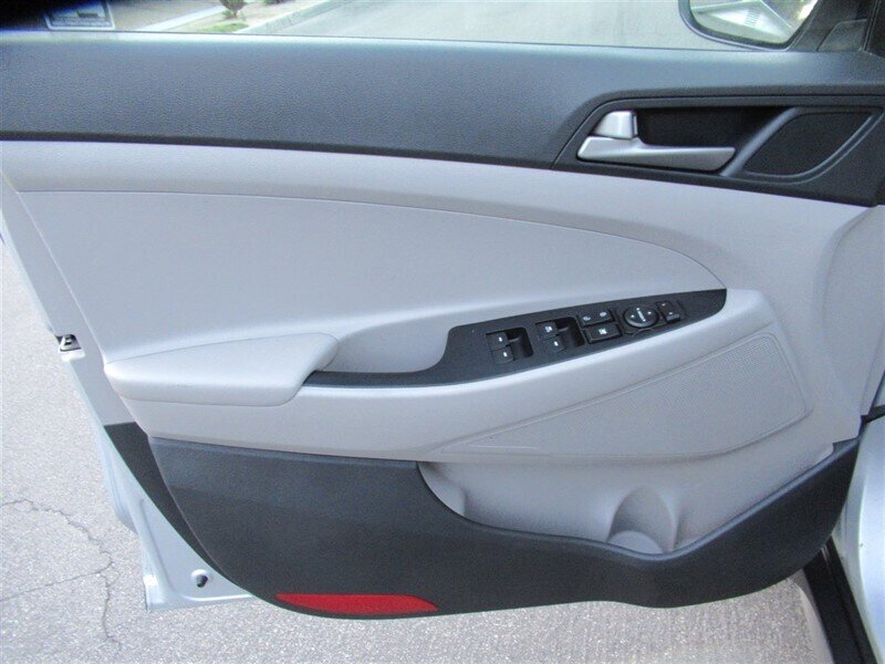 2018 Hyundai TUCSON SEL   - Photo 13 - Sherman Oaks, CA 91423
