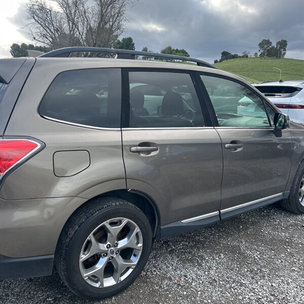 2018 Subaru Forester 2.5i Touring   - Photo 5 - Sherman Oaks, CA 91423
