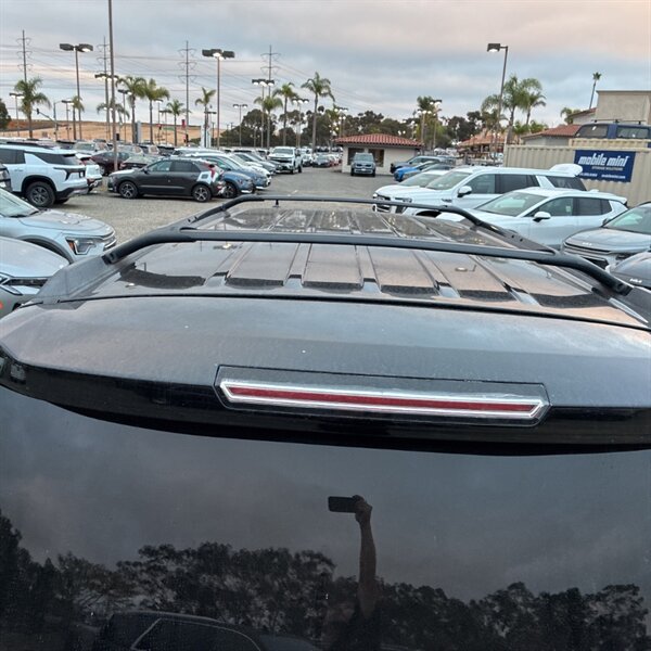 2019 GMC Yukon XL SLT   - Photo 13 - Sherman Oaks, CA 91423