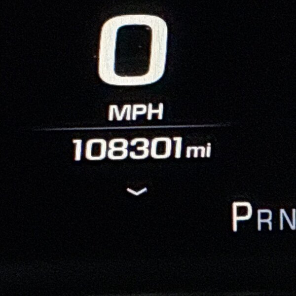 2019 GMC Yukon XL SLT   - Photo 22 - Sherman Oaks, CA 91423