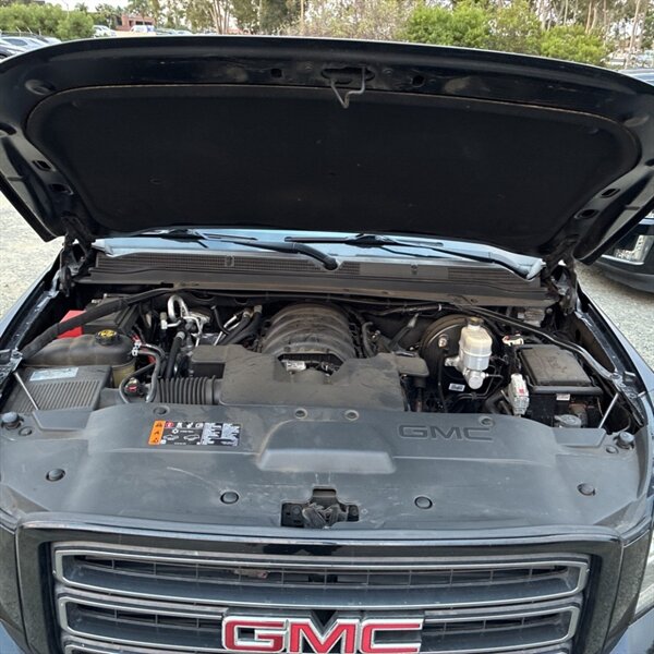 2019 GMC Yukon XL SLT   - Photo 15 - Sherman Oaks, CA 91423