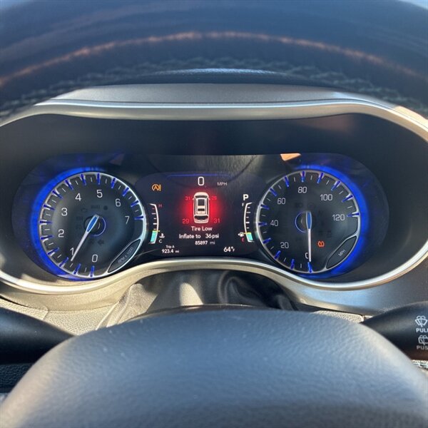 2021 Chrysler Pacifica Touring L   - Photo 20 - Sherman Oaks, CA 91423