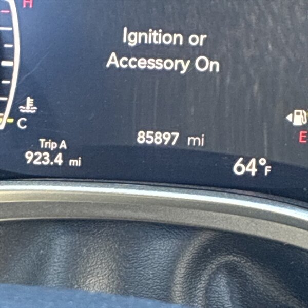 2021 Chrysler Pacifica Touring L   - Photo 19 - Sherman Oaks, CA 91423