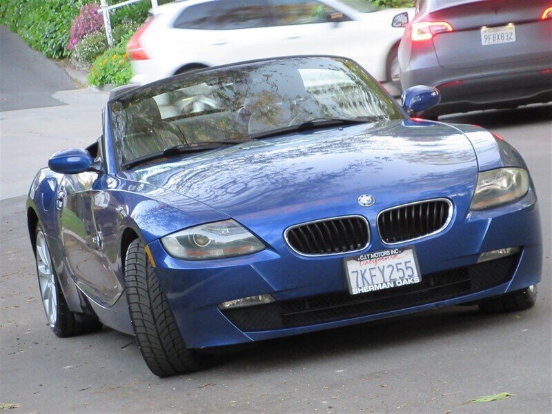 2006 BMW Z4 3.0i   - Photo 2 - Sherman Oaks, CA 91423