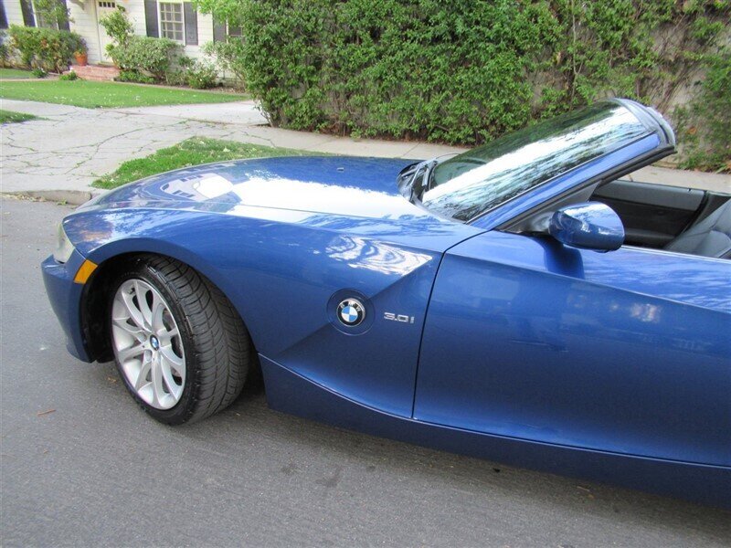 2006 BMW Z4 3.0i   - Photo 25 - Sherman Oaks, CA 91423