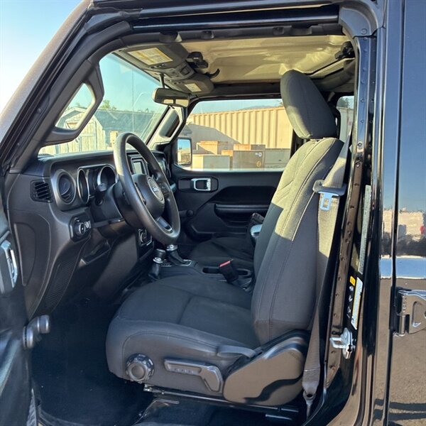 2021 Jeep Wrangler Unlimited Sport   - Photo 15 - Sherman Oaks, CA 91423
