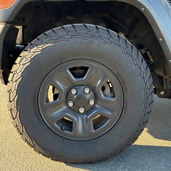 2021 Jeep Wrangler Unlimited Sport   - Photo 14 - Sherman Oaks, CA 91423