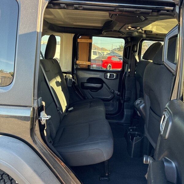 2021 Jeep Wrangler Unlimited Sport   - Photo 17 - Sherman Oaks, CA 91423
