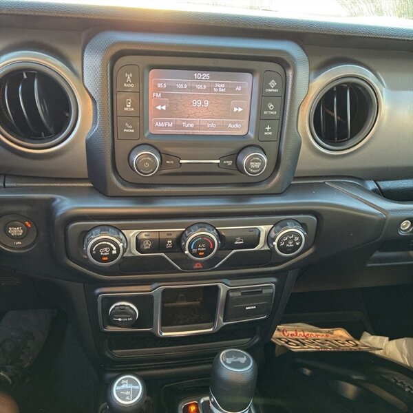 2021 Jeep Wrangler Unlimited Sport   - Photo 22 - Sherman Oaks, CA 91423