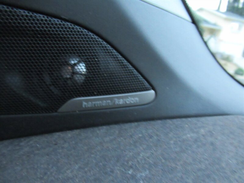 2014 BMW i3   - Photo 26 - Sherman Oaks, CA 91423