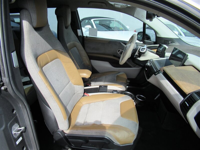 2014 BMW i3   - Photo 23 - Sherman Oaks, CA 91423