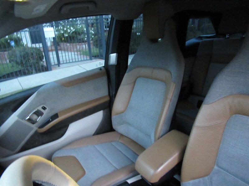 2014 BMW i3   - Photo 12 - Sherman Oaks, CA 91423