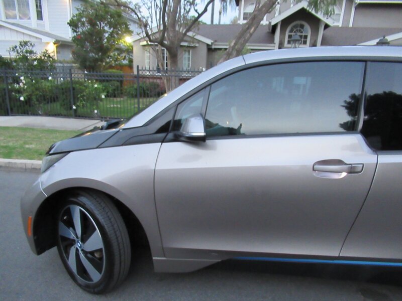 2014 BMW i3   - Photo 29 - Sherman Oaks, CA 91423
