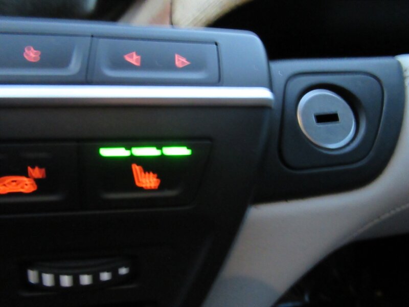 2014 BMW i3   - Photo 25 - Sherman Oaks, CA 91423