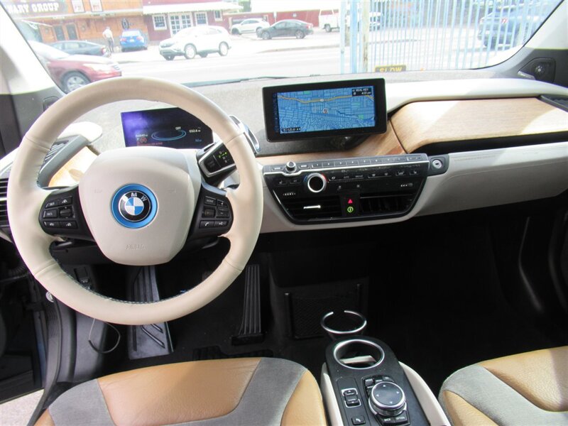 2014 BMW i3   - Photo 22 - Sherman Oaks, CA 91423