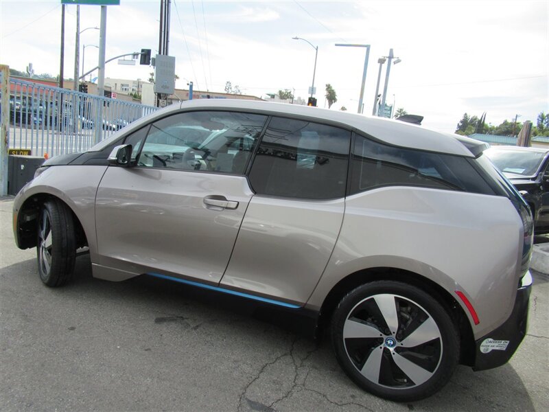 2014 BMW i3   - Photo 5 - Sherman Oaks, CA 91423