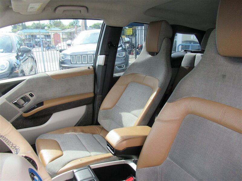 2014 BMW i3   - Photo 13 - Sherman Oaks, CA 91423