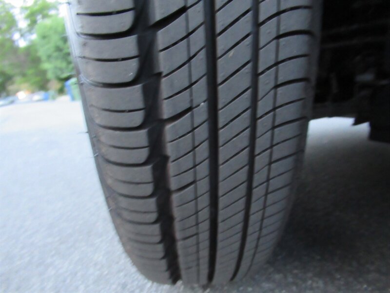 2014 BMW i3   - Photo 9 - Sherman Oaks, CA 91423