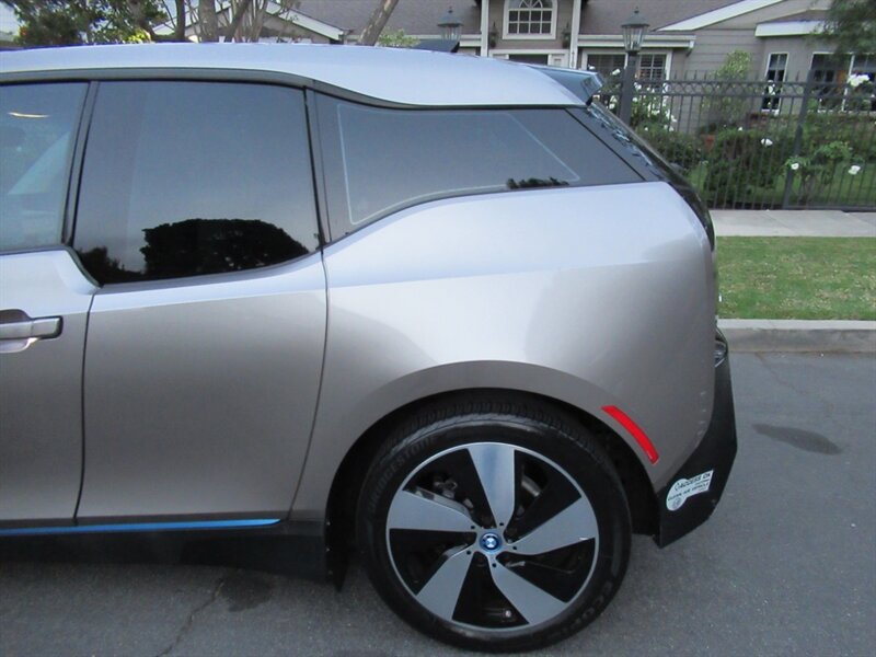 2014 BMW i3   - Photo 30 - Sherman Oaks, CA 91423