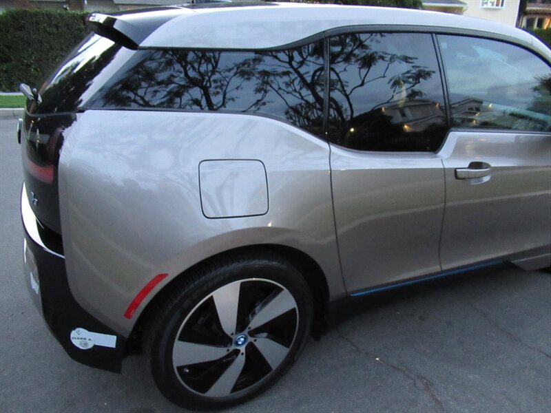 2014 BMW i3   - Photo 33 - Sherman Oaks, CA 91423