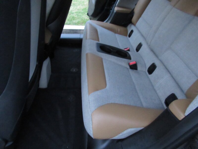 2014 BMW i3   - Photo 16 - Sherman Oaks, CA 91423