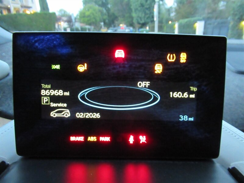 2014 BMW i3   - Photo 21 - Sherman Oaks, CA 91423